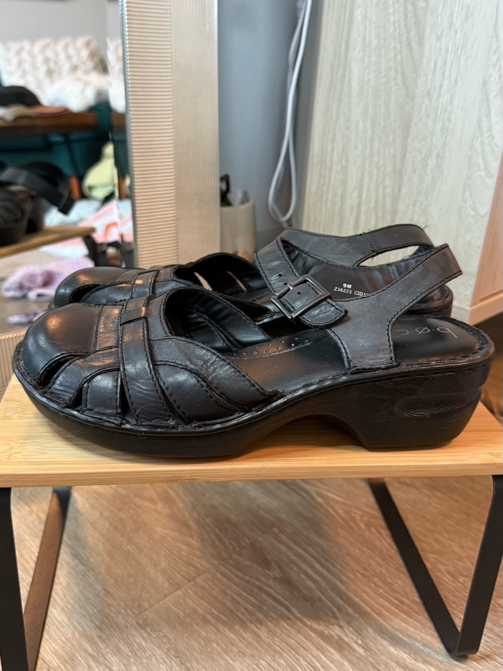 b.o.c Black Leather Fisherman Comfort Sandals – Women’s Size 9M